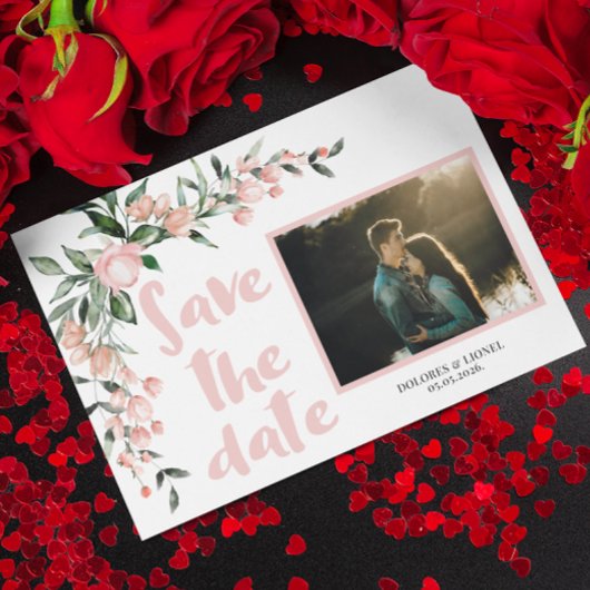 Romantische Blush Roze Bloemen Foto Save the Date Briefkaart