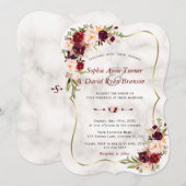 Romantische bordeauxroze bloemen marmeren bruiloft kaart (Voorkant / Achterkant)