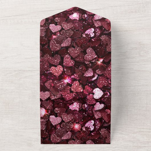 Romantische Bourgondische Glitzy Hearts Wedding All In One Uitnodiging (Buitenkant)