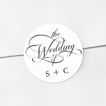 Romantische Classy Calligraphy Wedding Ronde Sticker<br><div class="desc">Eenvoudige zwart-wit bruiloft sticker is voorzien van elegante,  romantische swirly kalligrafie belettering met initialen. Voor meer geavanceerde aanpassing van dit ontwerp,  klikt u op de BLUE DESIGN TOOL BUTTON hierboven!</div>