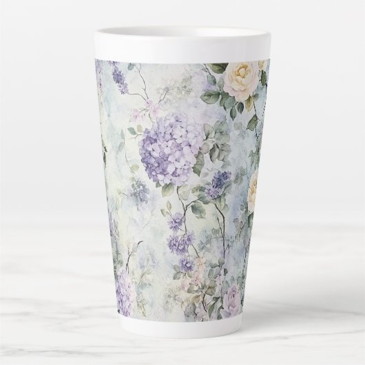 Romantische Crème paarse bloemen Latte Mok (Voorkant)