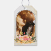 Romantische Cute Peach Bloemboog Foto Bruiloft Cadeaulabel (Voorkant)