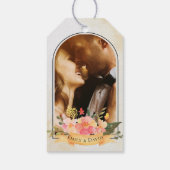 Romantische Cute Peach Bloemboog Foto Bruiloft Cadeaulabel (Achterkant)