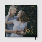 Romantische Donkere Foto Gouden Folie Monogram Huw Gastenboek (Achterkant)