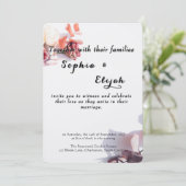 Romantische elegante bloemenbruiloft uitnodiging (Staand voorkant)