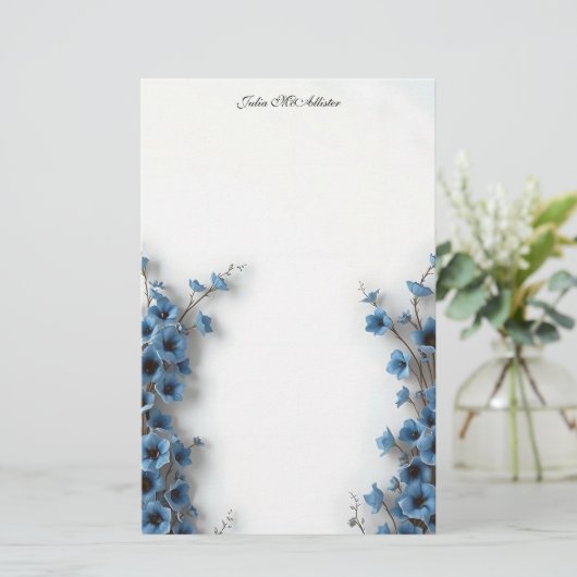 Romantische elegante serene blauwe bloesems briefpapier (Staand voorkant)