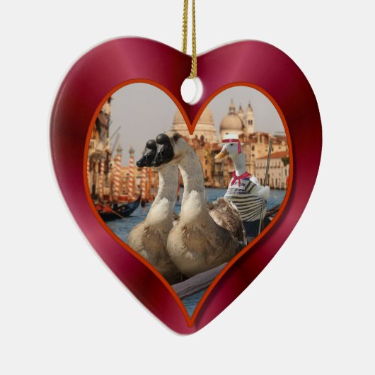 Romantische gondelrit met rode satijnen achtergron keramisch ornament (Rechts)