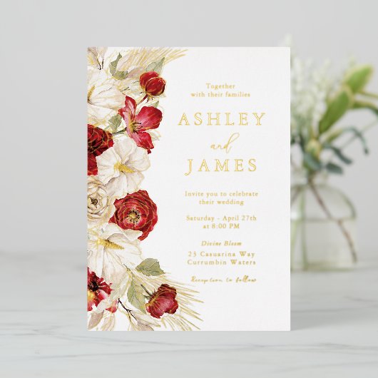 Romantische Gouden Folie Bloemen Rode Rozen Huweli Folie Uitnodiging (Staand Voorkant)