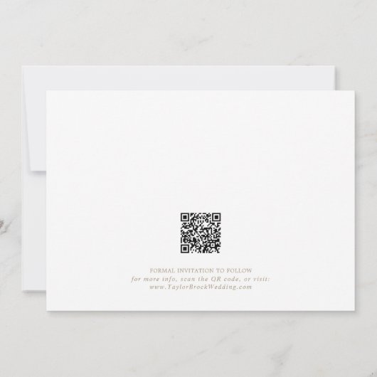 Romantische gouden kalligrafie QR-code horizontaal Save The Date (Achterkant)
