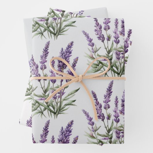 Romantische grijze paarse lavendel bloemrijke brui inpakpapier vel (In situ)