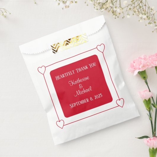 Romantische harten moderne rode bruiloft bedankzakje (Gezegeld)