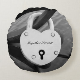 Romantische hartvorm liefde slot foto gooien kusse rond kussen