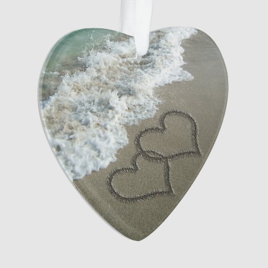 Romantische Interlocking Hearts op het strand Ornament (voorkant)