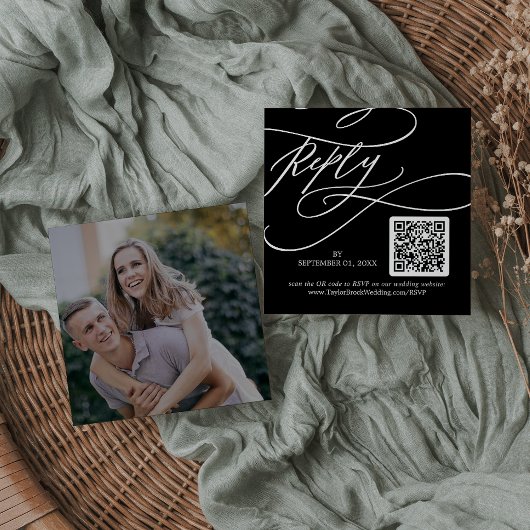 Romantische kalligrafie donkere foto QR-code RSVP Informatiekaartje