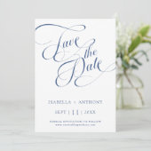 Romantische kalligrafie Dusty Blue Wedding Photo Save The Date (Staand voorkant)