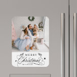 Romantische kalligrafie Vrolijke kerstfoto Magneet<br><div class="desc">Romantische en elegante vakantie foto keuken magneet. Voor meer geavanceerde aanpassing van dit ontwerp,  klikt u op de link Aanpassen Verder om het lettertype,  de grootte,  de kleur,  enz. te wijzigen.</div>