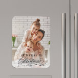 Romantische kalligrafie Vrolijke kerstfoto Magneet<br><div class="desc">Romantische en elegante vakantie foto keuken magneet. Voor meer geavanceerde aanpassing van dit ontwerp,  klikt u op de link Aanpassen Verder om het lettertype,  de grootte,  de kleur,  enz. te wijzigen.</div>