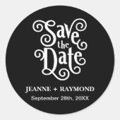 Romantische Kalligrafie Zwart Save the Date Bruilo Ronde Sticker (Voorkant)