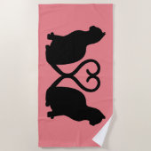 Romantische kat silhouet hart met koraal roze strandlaken (Voorkant)