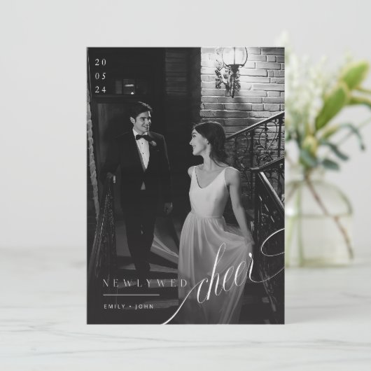 Romantische Kerst Zwart-witte Pas getrouwd Foto Feestdagenkaart (Staand voorkant)