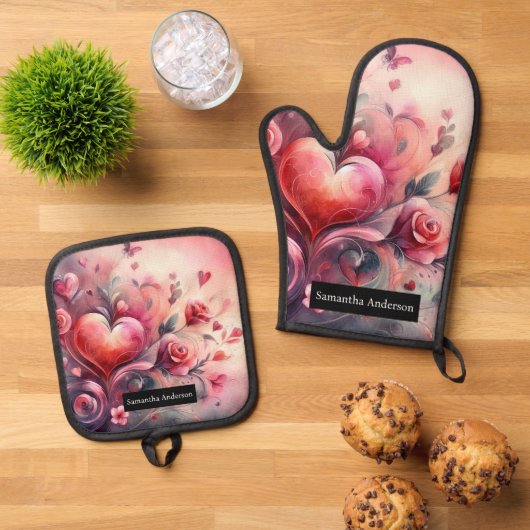 Romantische keuken: Abstracte harten Ovenwant & Pannenlap Set (Top down)