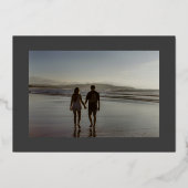 romantische klassieke goudmonogram bruiloft folie uitnodiging (Achterkant)