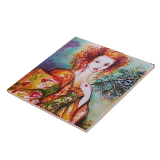 ROMANTISCHE LADY MET PEACOCK VERDER TEGELTJE (Zijkant)