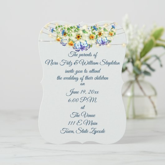 Romantische lente bruiloft, bloemen en sprookjesve kaart (Staand voorkant)