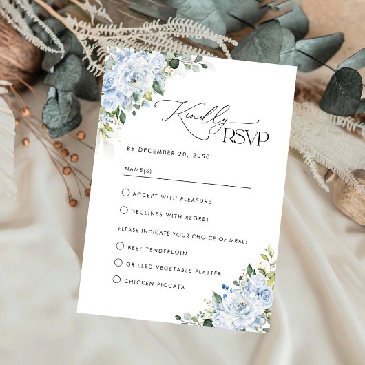 Romantische lichtblauwe bloemige trouw-RSVP kaart