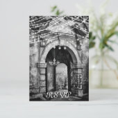 Romantische lichten en gotische archway bruiloft RSVP kaartje (Staand voorkant)