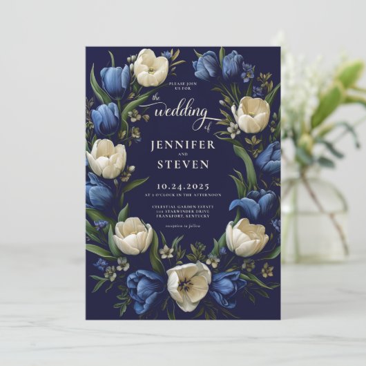 Romantische marine blauw en wit tulp bruiloft kaart (Staand voorkant)