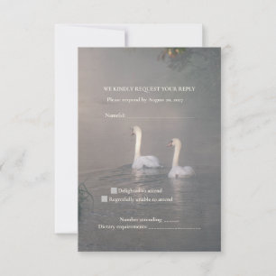 Romantische Misty Swan Bruiloft RSVP Kaart