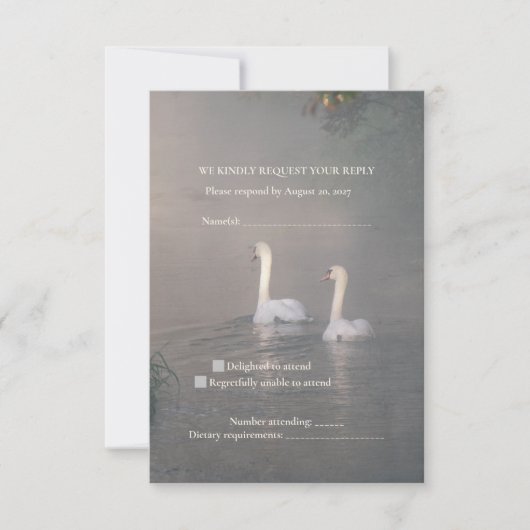 Romantische Misty Swan Bruiloft RSVP Kaart (Voorkant)