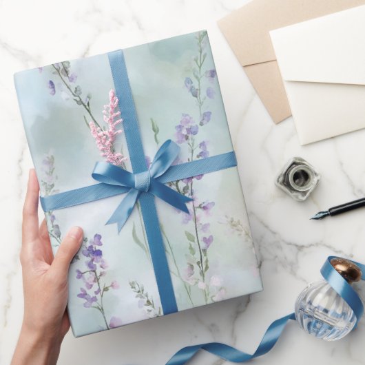 Romantische mooie paarse bloemige bruiloft cadeaupapier (Geschenken)