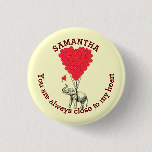 Romantische olifant en rood hart gepersonaliseerd ronde button 3,2 cm