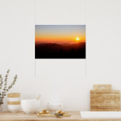 Romantische oranje zonsondergang in de berg poster (Keuken)