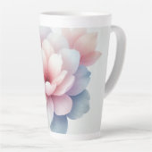 Romantische pastel roze bloem gepersonaliseerde la latte mok (Rechterhoek)