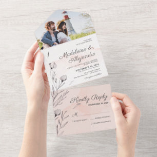 Romantische perzik en grijze elegante bruiloft all in one uitnodiging