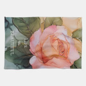 Romantische perzikroos bloemige bruidsuitnodiging theedoek (Horizontaal)