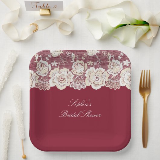 Romantische rode crème witte kant bloemenbruiloft papieren bordje (Huwelijk)