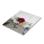 Romantische rode roos en witte kant tegeltje (Zijkant)