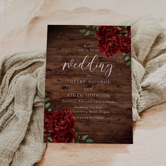 Romantische rode roos rustieke houten bruiloft kaart