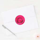 Romantische rode roze roos ronde sticker (Envelop)