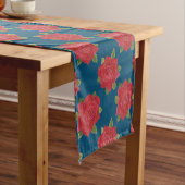 Romantische rode rozen op Blauwe Aangepaste Table Korte Tafelloper (Voorbeeld)