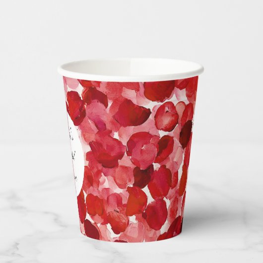 Romantische rode rozenblaadjes bloemenbruiloft papieren bekers (Links)