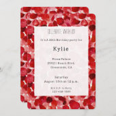 Romantische rode rozenblaadjes bloemenverjaardag kaart (Voorkant / Achterkant)