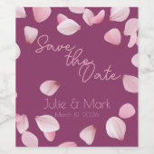 Romantische roze bloemblaadjes Bewaar de datum Wij Wijn Etiket (Enkel label)