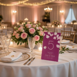 Romantische roze bloemblaadjes bruiloft reclamebord met voetstuk