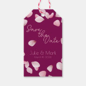 Romantische Roze Bloemblaadjes Sla de Datum Op Tro Cadeaulabel (Voorkant)