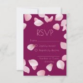 Romantische Roze Bloemblaadjes Trouw RSVP Kaart (Voorkant)